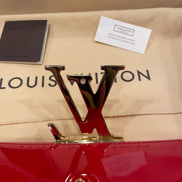 Louis Vuitton Patent Leather Louise clutch - Picture 8 of 15